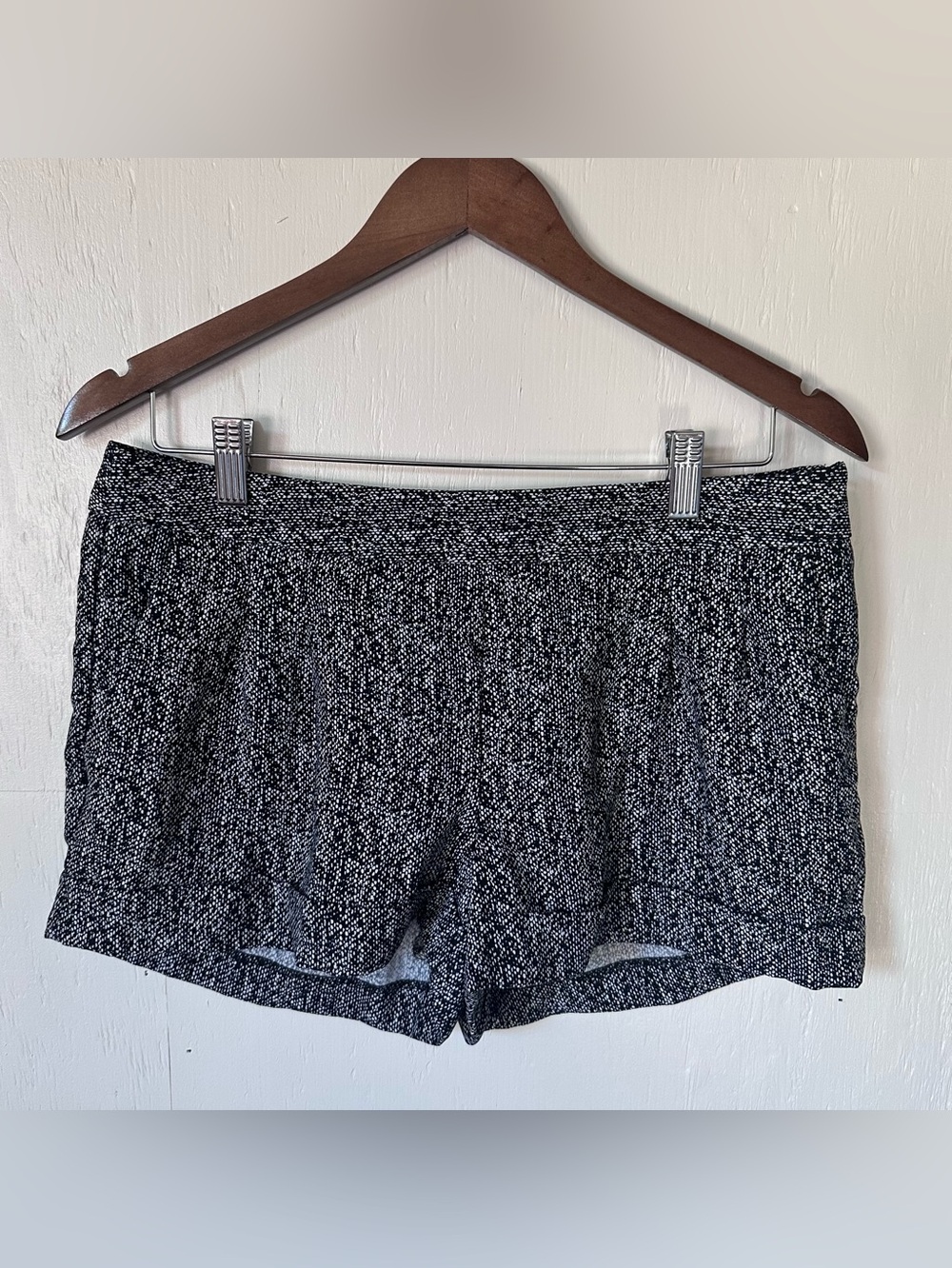 Express Black and White Side Zip Shorts Speckled Size 6